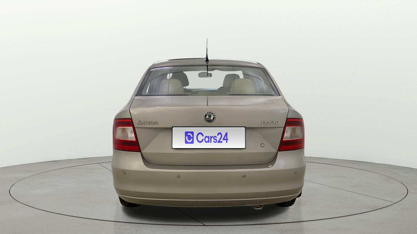 2013 Skoda Rapid AMBITION 1.6 MPI MT PLUS, Petrol, Manual, 66,030 km, Back/Rear