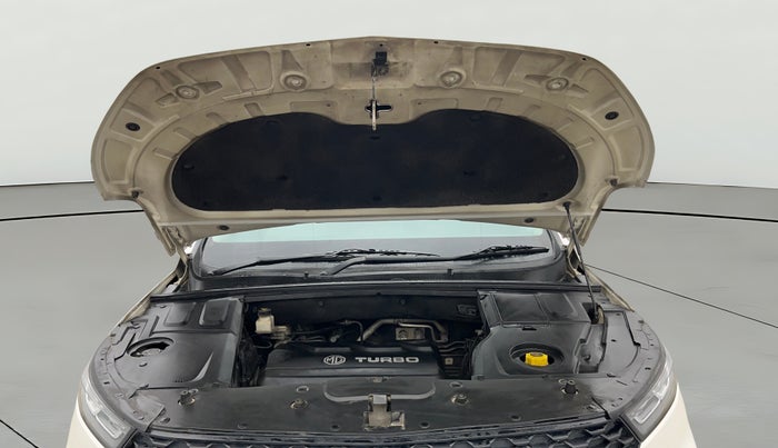 2021 MG HECTOR PLUS SUPER 1.5 PETROL TURBO HYBRID MT 7-STR, Petrol, Manual, 91,637 km, Open Bonet