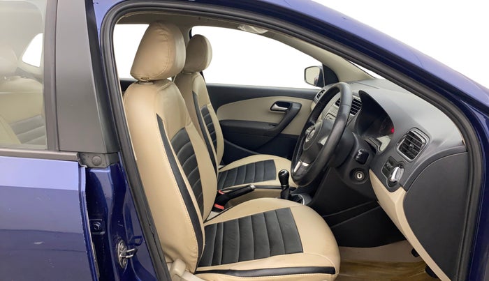 2014 Volkswagen Polo HIGHLINE1.2L, Petrol, Manual, 1,18,375 km, Right Side Front Door Cabin