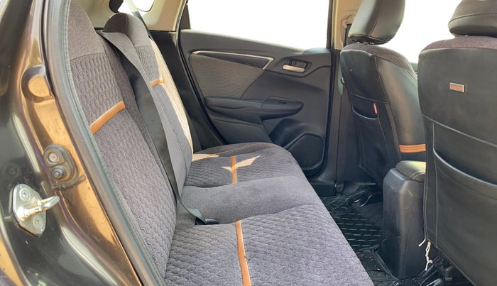 2017 Honda WR-V 1.2L I-VTEC VX MT, CNG, Manual, 1,41,352 km, Right Side Rear Door Cabin