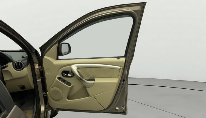 2014 Nissan Terrano XL (D), Diesel, Manual, 83,991 km, RHS Front Door