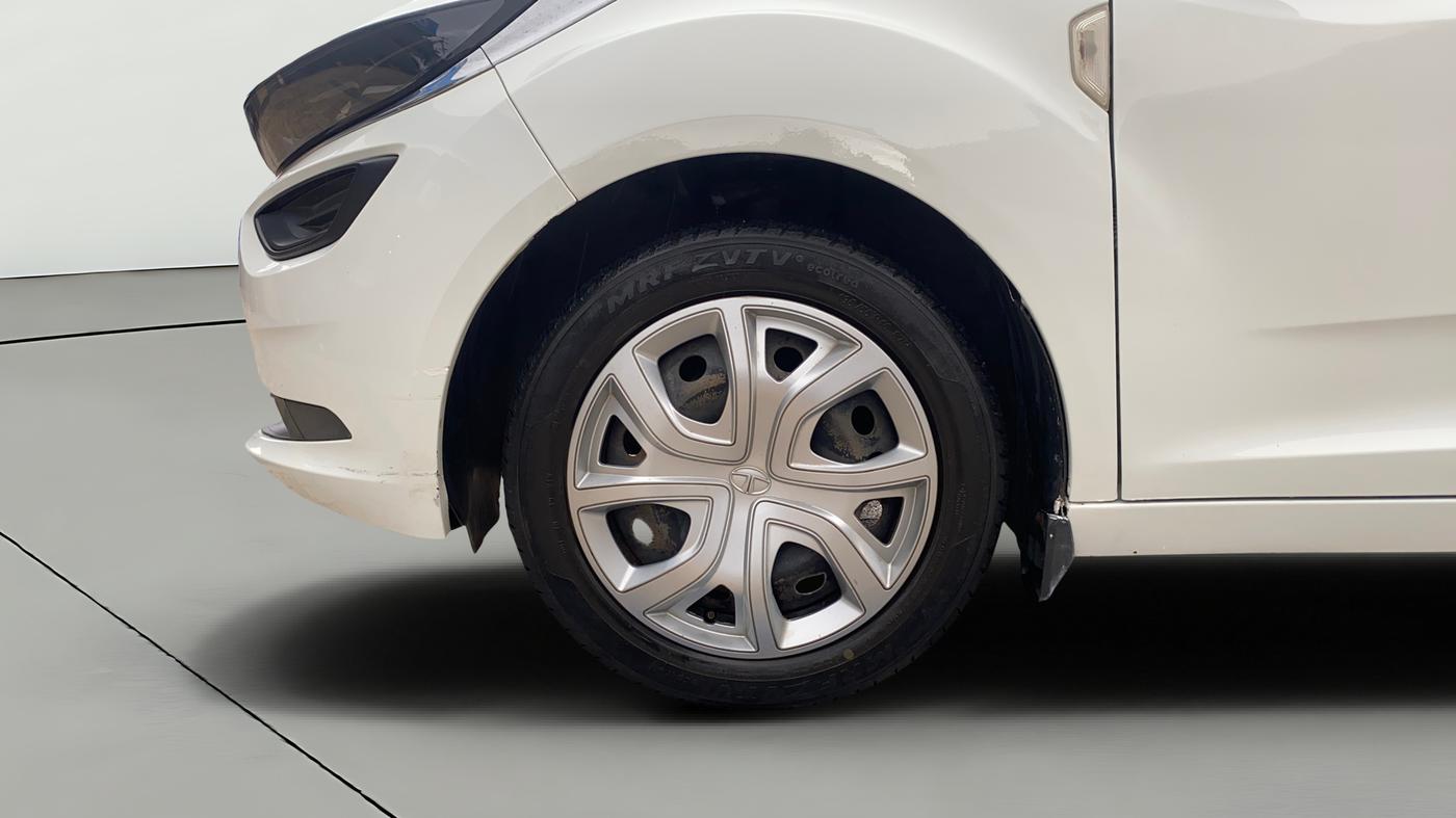 2021 Tata ALTROZ XM PLUS PETROL, Petrol, Manual, 28,422 km, Left Front Wheel