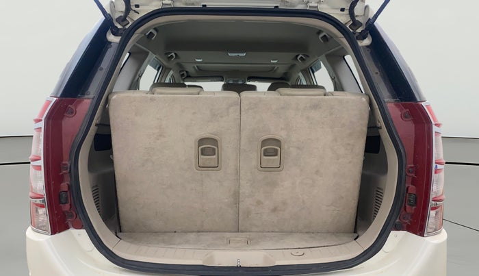 2016 Mahindra XUV500 W10, Diesel, Manual, 1,05,526 km, Boot Open Zoomed View