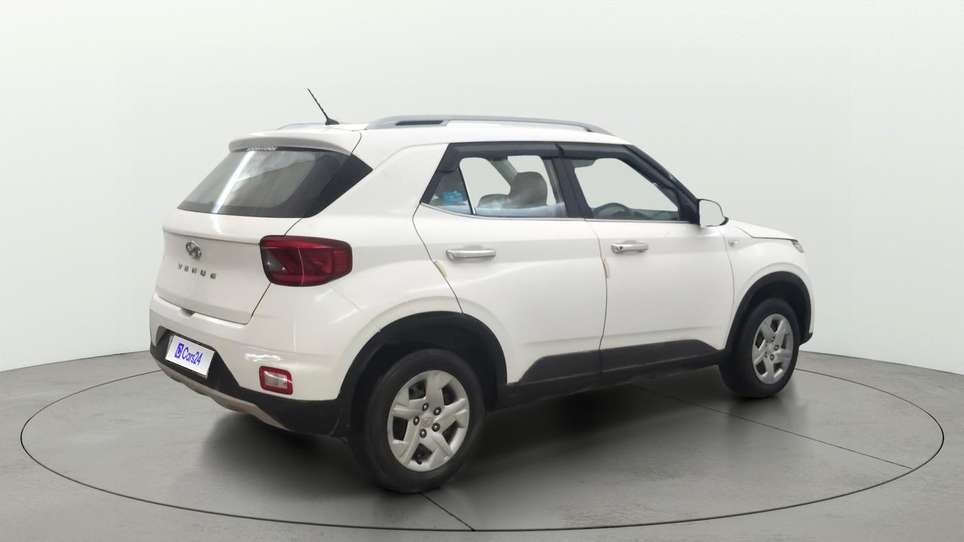 2022 Hyundai VENUE S 1.2, Petrol, Manual, 65,257 km, Right Back Diagonal