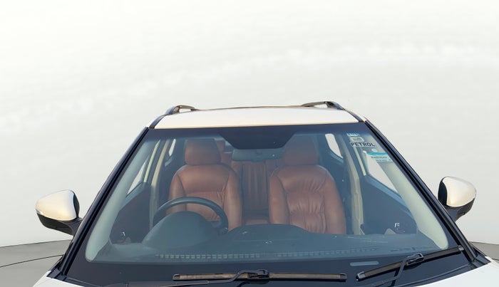 2022 Mahindra XUV300 W8 (O) 1.2 PETROL, Petrol, Manual, 80,884 km, Front Windshield