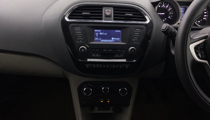 2016 Tata Tiago XZ PETROL, Petrol, Manual, 1,35,171 km, Air Conditioner