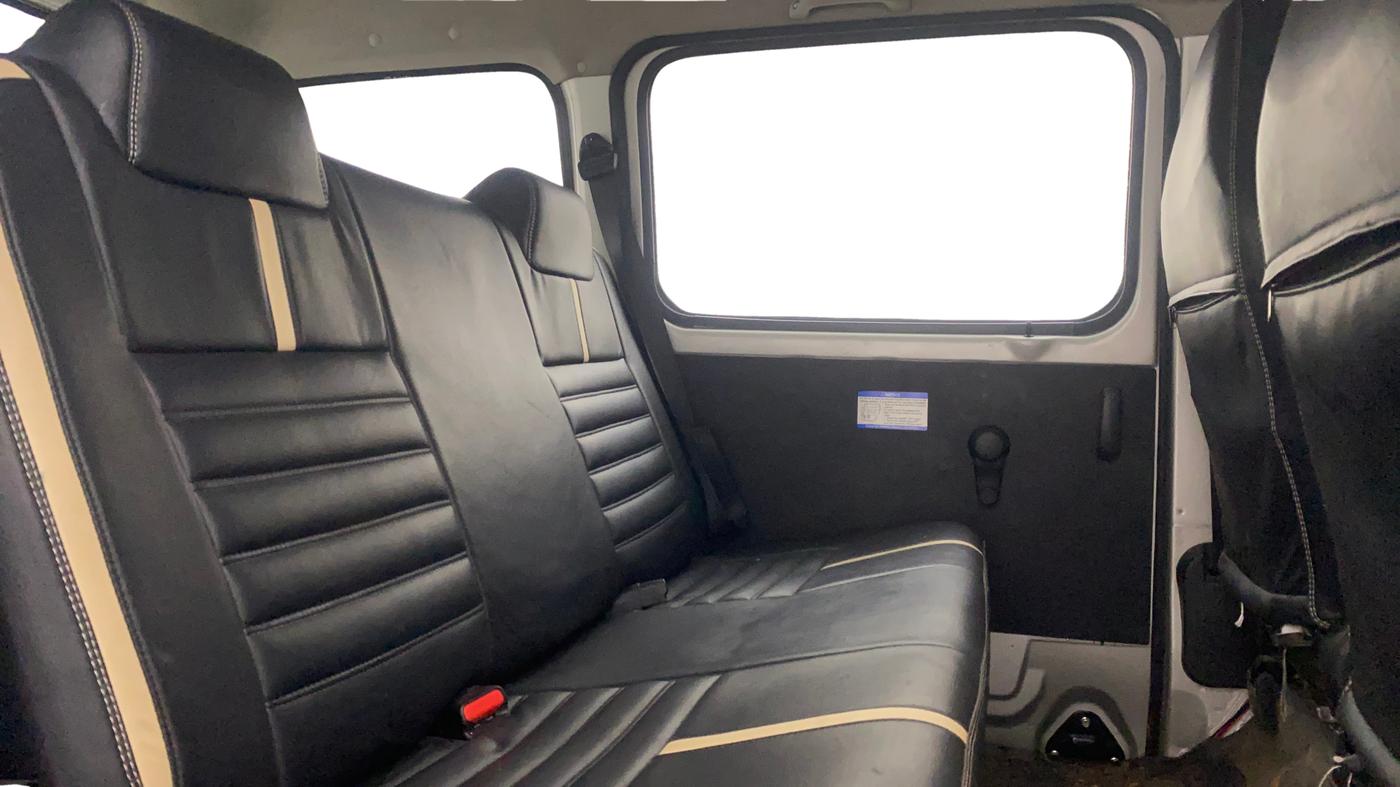 2023 Maruti Eeco 5 STR AC, Petrol, Manual, 29,009 km, Right Side Rear Door Cabin