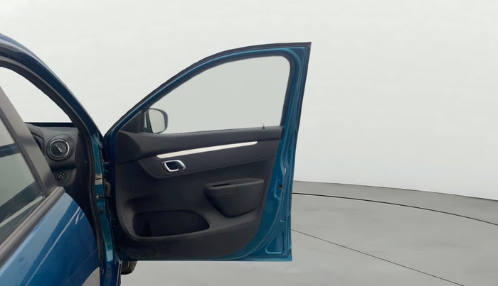 2022 Renault Kwid CLIMBER AMT 1.0, Petrol, Automatic, 17,975 km, RHS Front Door