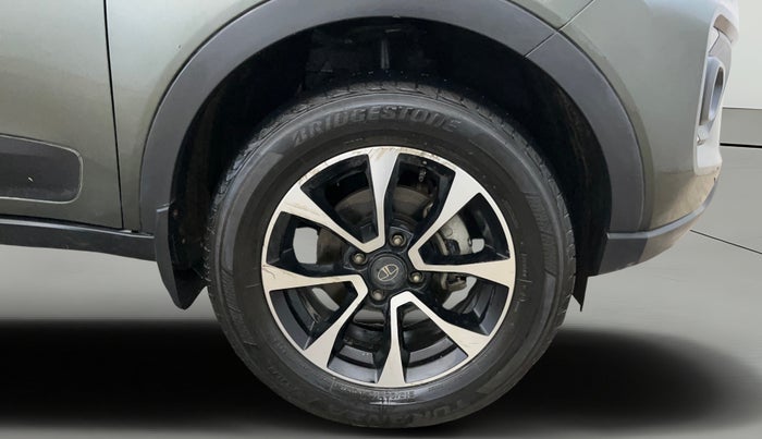 2020 Tata NEXON XZA PLUS SUNROOF PETROL, Petrol, Automatic, 39,033 km, Right Front Wheel