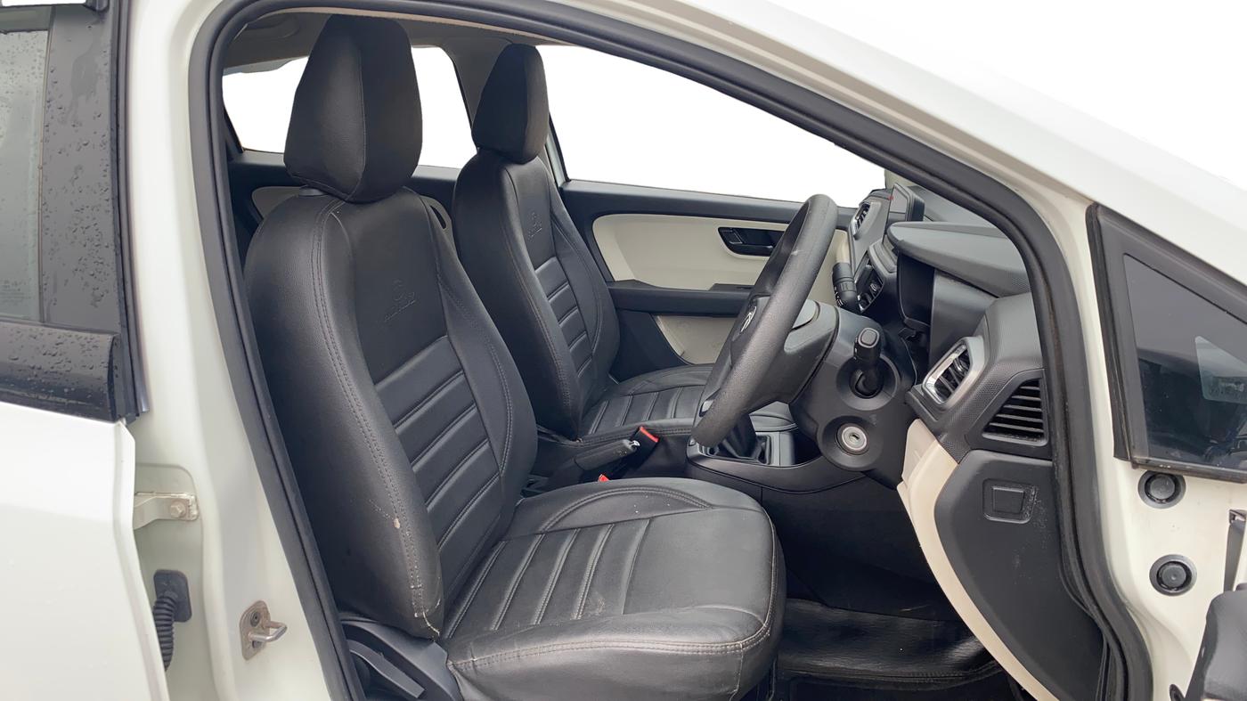 2021 Tata ALTROZ XM PLUS PETROL, Petrol, Manual, 28,422 km, Right Side Front Door Cabin