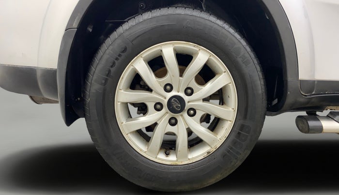 2015 Mahindra XUV500 W10, Diesel, Manual, 1,25,739 km, Right Rear Wheel