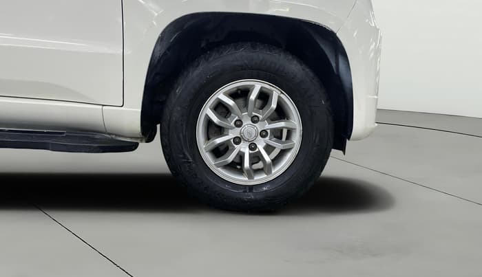2015 Mahindra TUV300 T8, Diesel, Manual, 81,031 km, Right Front Wheel
