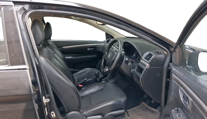 2017 Maruti Ciaz ZDI+ SHVS RS, Diesel, Manual, 93,401 km, Right Side Front Door Cabin