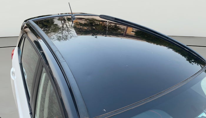 2018 Hyundai Grand i10 SPORTZ 1.2 KAPPA VTVT DUAL TONE, Petrol, Manual, 1,19,801 km, Roof