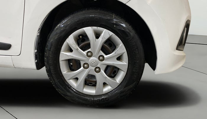 2015 Hyundai Grand i10 SPORTZ 1.2 KAPPA VTVT, Petrol, Manual, 50,149 km, Right Front Wheel