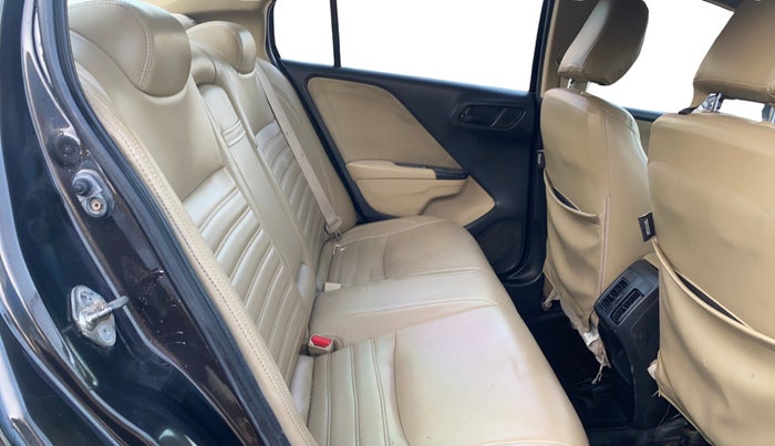 2016 Honda City 1.5L I-VTEC SV, CNG, Manual, 1,48,308 km, Right Side Rear Door Cabin