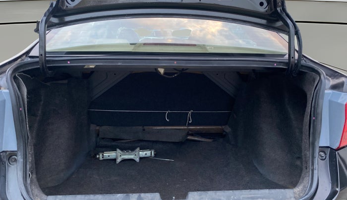 2015 Honda City 1.5L I-VTEC VX, Petrol, Manual, 1,02,170 km, Boot Open Zoomed View