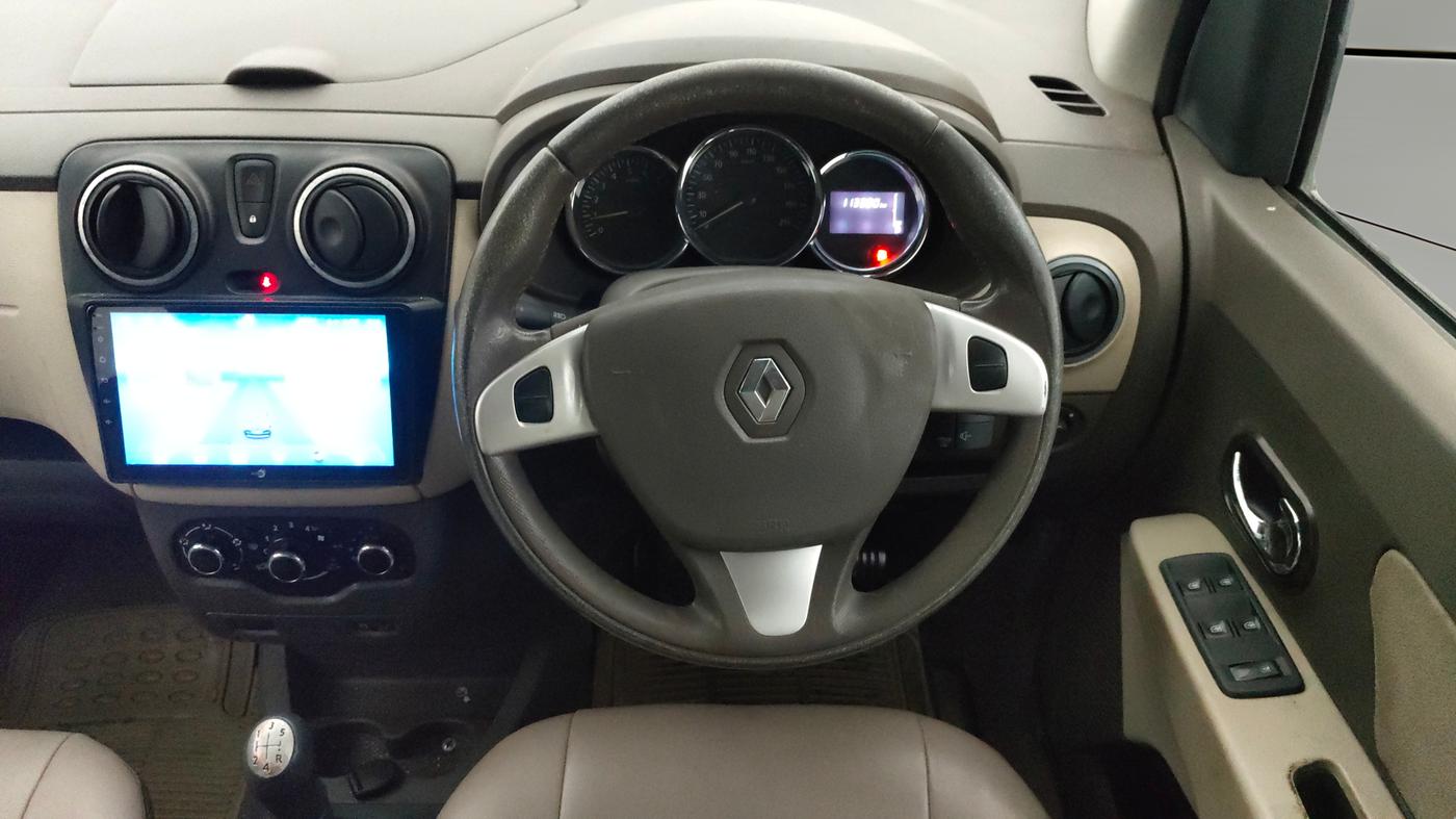 2015 Renault Lodgy 110 PS RXZ, Diesel, Manual, 1,13,288 km, Steering Wheel Close Up