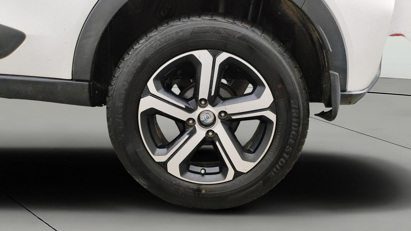 2021 Tata NEXON XZ PLUS (O) DIESEL, Diesel, Manual, 1,02,929 km, Left Rear Wheel