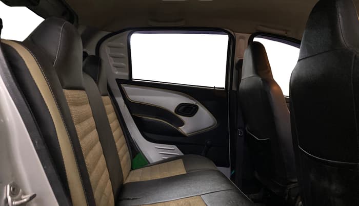 2018 Datsun Redi Go GOLD LIMITED EDITION, CNG, Manual, 60,114 km, Right Side Rear Door Cabin