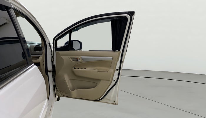 2016 Maruti Ertiga VXI, Petrol, Manual, 39,738 km, RHS Front Door