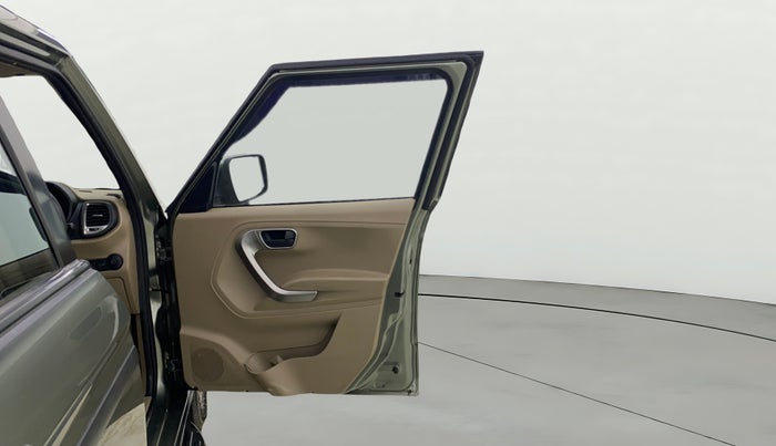 2021 Mahindra BOLERO NEO N10 R, Diesel, Manual, 1,24,389 km, RHS Front Door