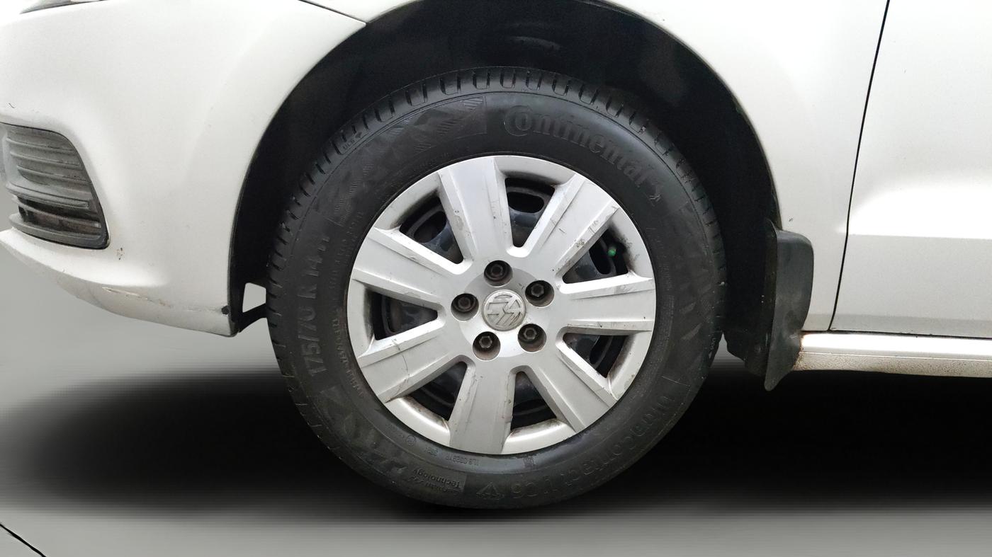 2015 Volkswagen Polo TRENDLINE 1.2L PETROL, Petrol, Manual, 47,913 km, Left Front Wheel
