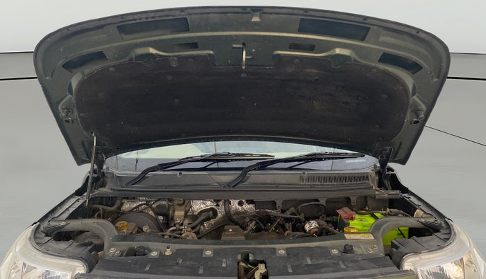 2017 Mahindra TUV300 T8, Diesel, Manual, 75,303 km, Open Bonet