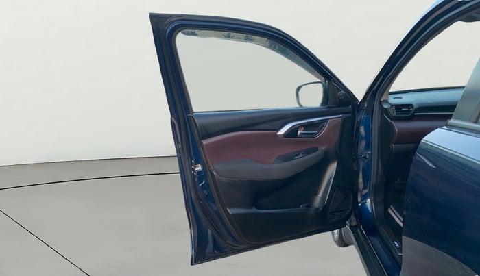 2023 Maruti Grand Vitara SIGMA SMART HYBRID, Petrol, Manual, 21,262 km, LHS Front Door