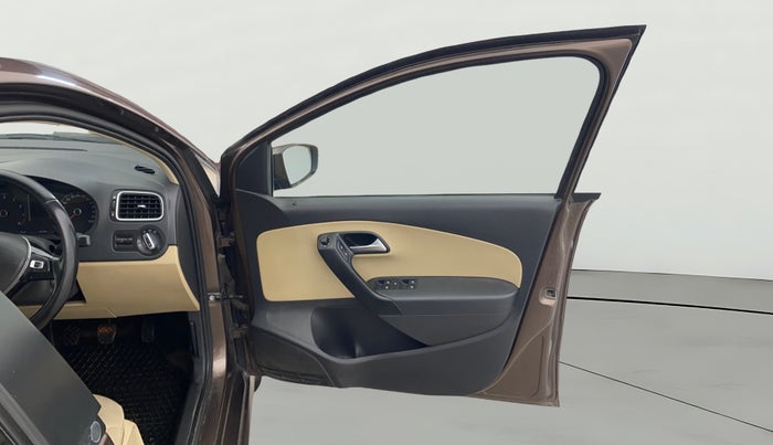 2017 Volkswagen Polo HIGHLINE1.2L, Petrol, Manual, 28,989 km, RHS Front Door