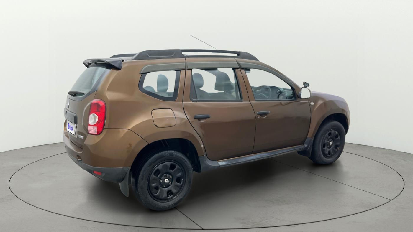 2013 Renault Duster 85 PS RXL DIESEL, Diesel, Manual, 1,21,776 km, Right Back Diagonal