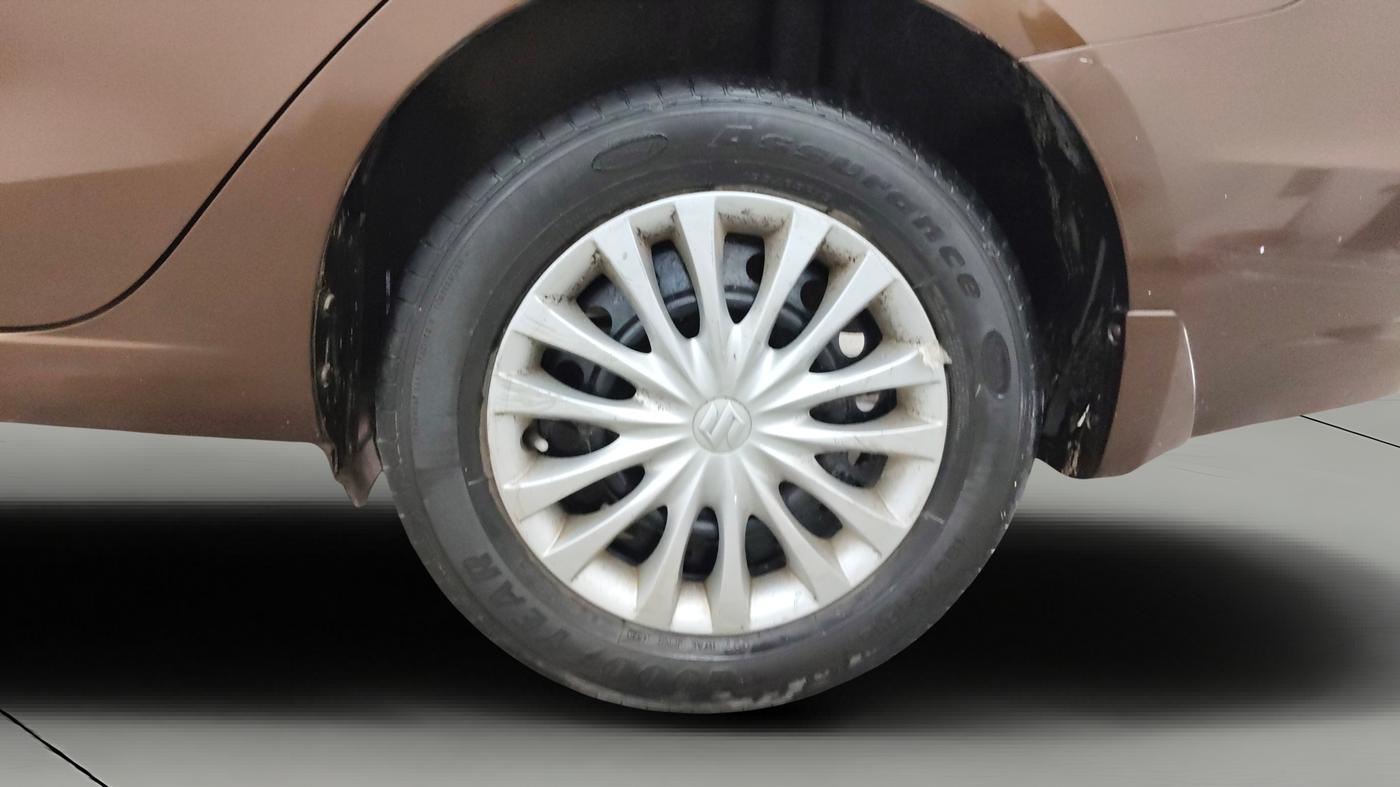2015 Maruti Ciaz VXI+, Petrol, Manual, 94,306 km, Left Rear Wheel