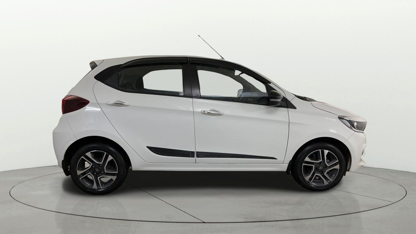 2022 Tata Tiago XZA PLUS PETROL, Petrol, Automatic, 49,582 km, Right Side View