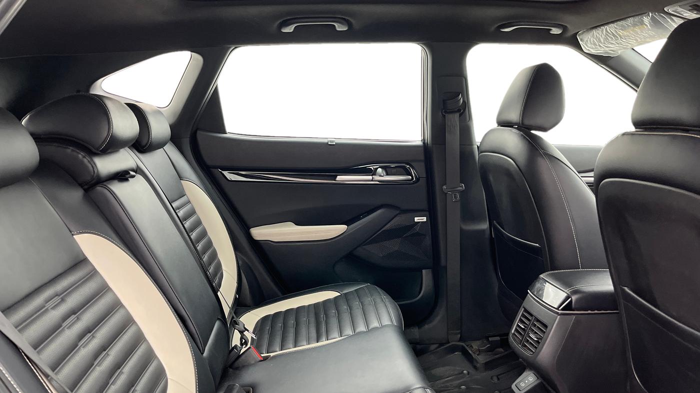 2023 KIA SELTOS  GTX PLUS 1.5 DIESEL AT, Diesel, Automatic, 37,875 km, Right Side Rear Door Cabin