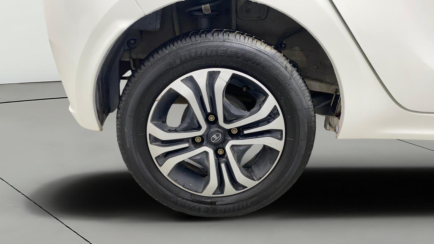 2024 Tata Tiago XT RHYTHM PETROL, Petrol, Manual, 41,577 km, Right Rear Wheel