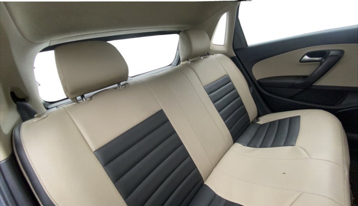 2013 Volkswagen Polo COMFORTLINE 1.2L, Diesel, Manual, 1,22,329 km, Right Side Rear Door Cabin