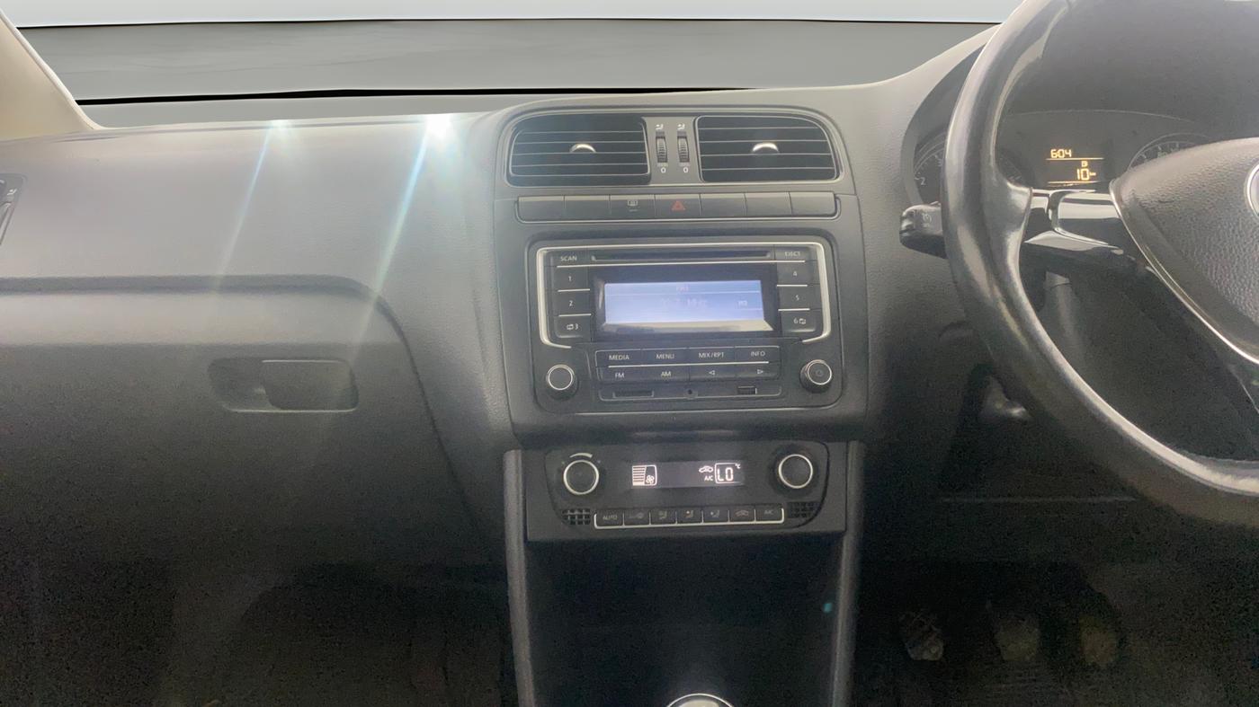 2015 Volkswagen Vento COMFORTLINE 1.6, Petrol, Manual, 45,335 km, Air Conditioner