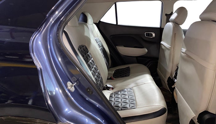 2022 Hyundai VENUE S PLUS 1.5 CRDI, Diesel, Manual, 59,596 km, Right Side Rear Door Cabin