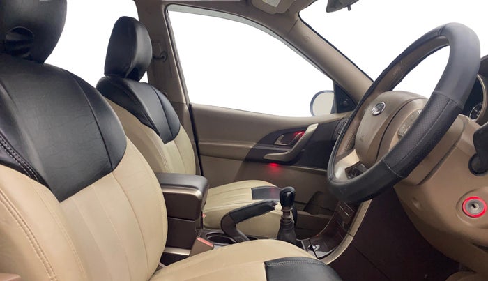 2013 Mahindra XUV500 W8, Diesel, Manual, 97,655 km, Right Side Front Door Cabin