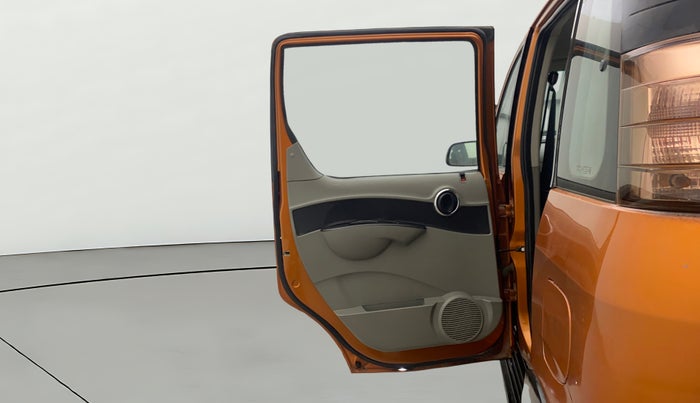 2016 Mahindra NUVOSPORT N8, Diesel, Manual, 1,30,472 km, LHS Rear Door