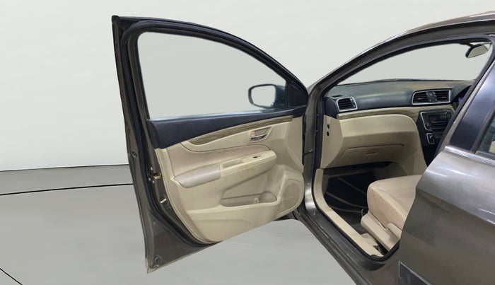 2020 Maruti Ciaz ALPHA 1.5 SHVS PETROL, Petrol, Manual, 1,06,294 km, LHS Front Door