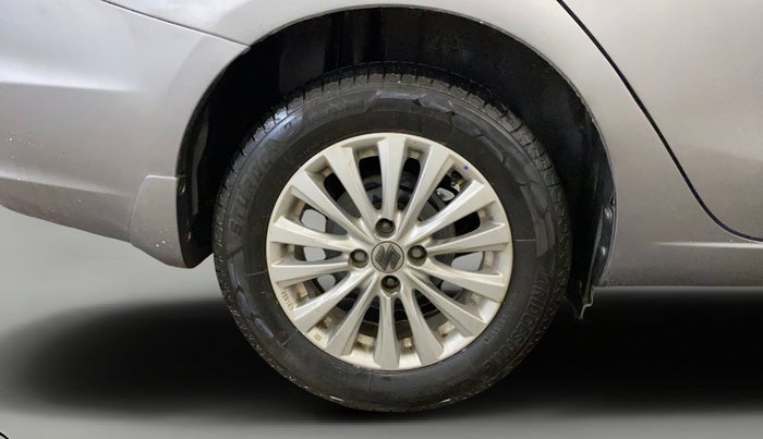 2016 Maruti Ciaz ZXI, Petrol, Manual, 99,587 km, Right Rear Wheel