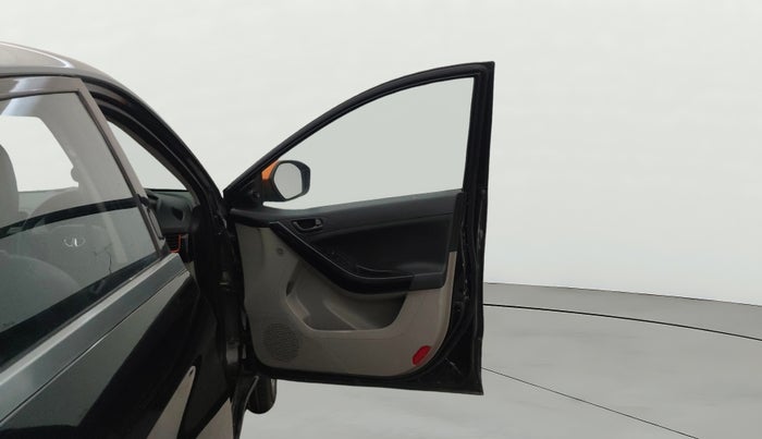 2019 Tata NEXON KRAZ PLUS AMT PETROL, CNG, Automatic, 94,904 km, RHS Front Door