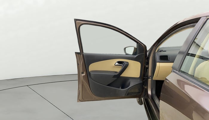 2016 Volkswagen Ameo COMFORTLINE 1.2L, Petrol, Manual, 1,13,850 km, LHS Front Door