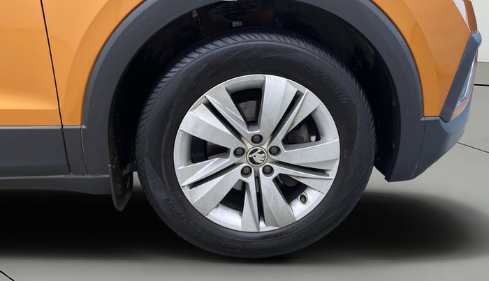 2023 Skoda KUSHAQ AMBITION 1.0L TSI AT, Petrol, Automatic, 30,383 km, Right Front Wheel