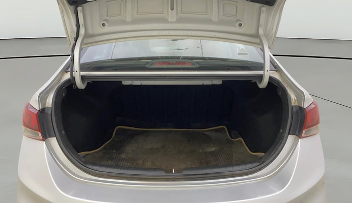 2017 Hyundai Verna 1.6 VTVT SX O, Petrol, Manual, 85,565 km, Boot Open Zoomed View