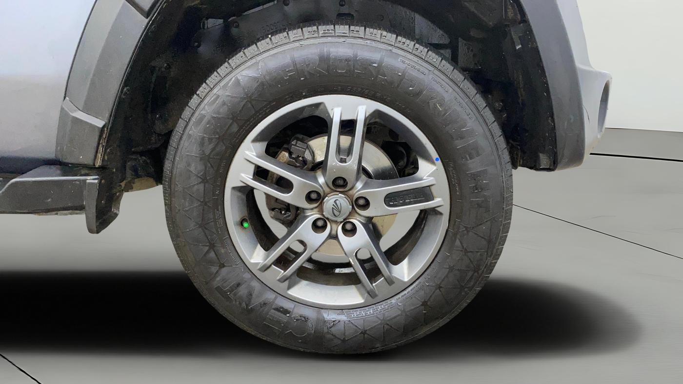 2021 Mahindra Thar LX PETROL HT 4WD AT, Petrol, Automatic, 74,840 km, Right Front Wheel