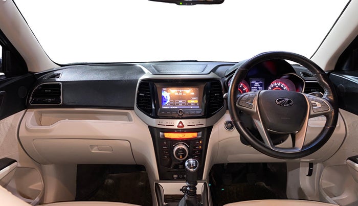 2021 Mahindra XUV300 W8 1.2 PETROL, Petrol, Manual, 53,404 km, Dashboard