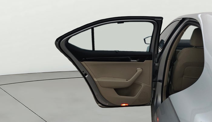 2021 Skoda Superb L&K 2.0 TSI AT, Petrol, Automatic, 43,942 km, LHS Rear Door