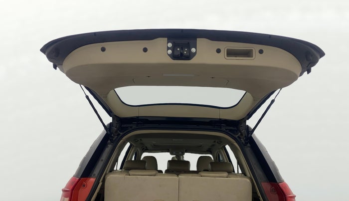 2016 Mahindra XUV500 W10 AT, Diesel, Automatic, 82,399 km, Boot Door Open